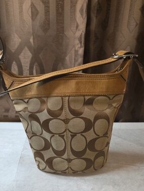 Coach Classic Signature Tote in Brown and Tan Bucket Style 09